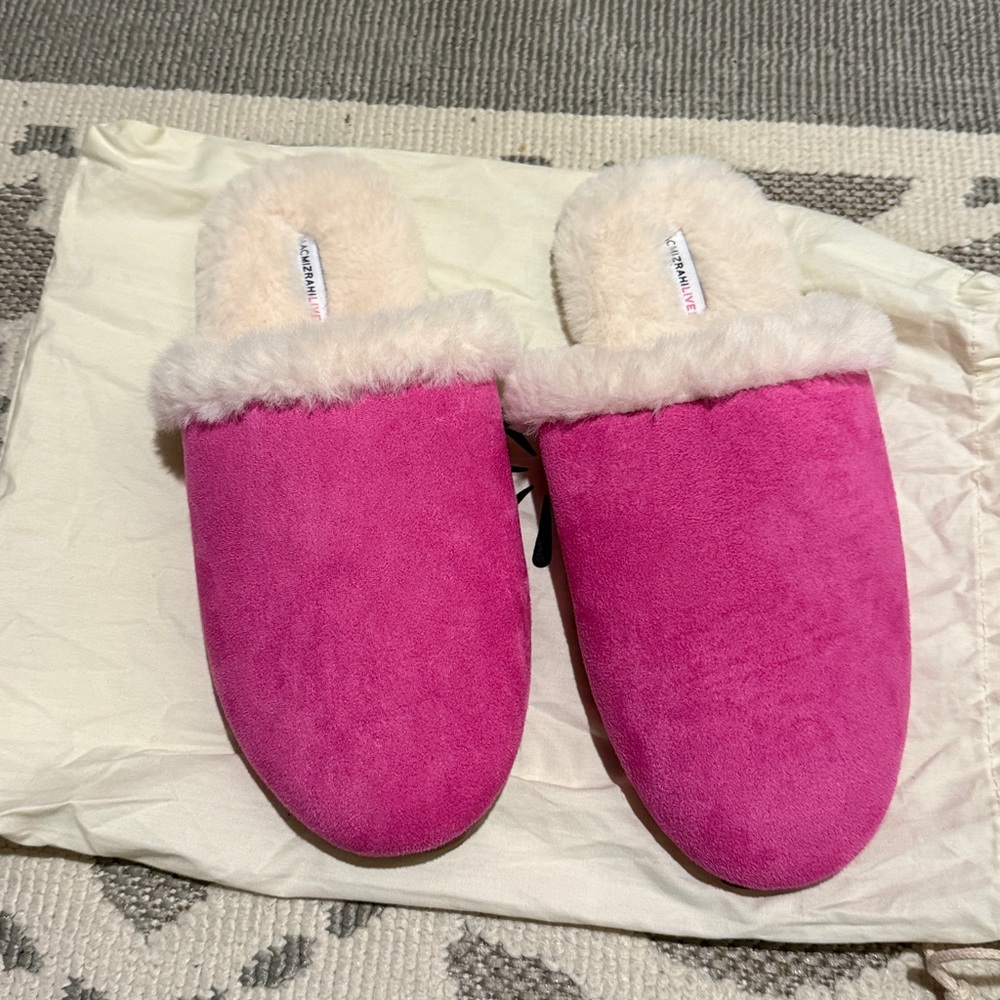 ISAAC MIZRAHI LIVE Pink Microsuede Suede Slippers with Cream Faux Fur Lining